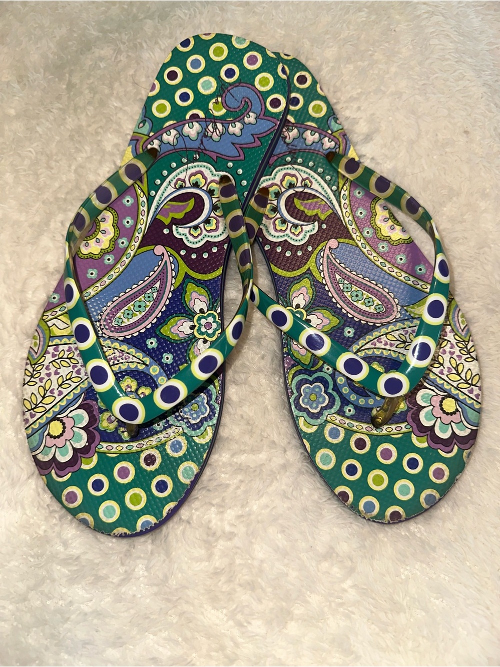VERA BRADLEYWomen’s Green Paisley Pattern Flip Flops - Vibrant Multicolor